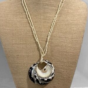 Beige Beads and Seashell Necklace